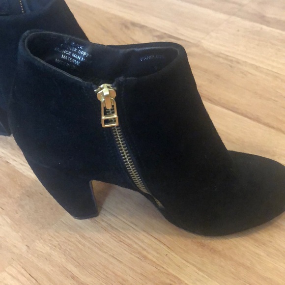 Steve Madden, read description regarding size!!!! - Picture 2 of 7